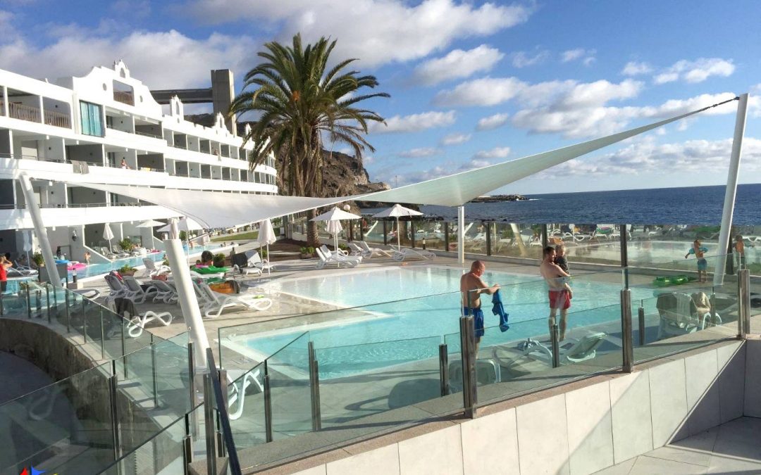 Vela-Tensado Paraboloide Hiperbólica para cubrir piscina infantil en el Hotel Ocean Bech Club, en Playa del Cura. Las Palmas de Gran Canaria.