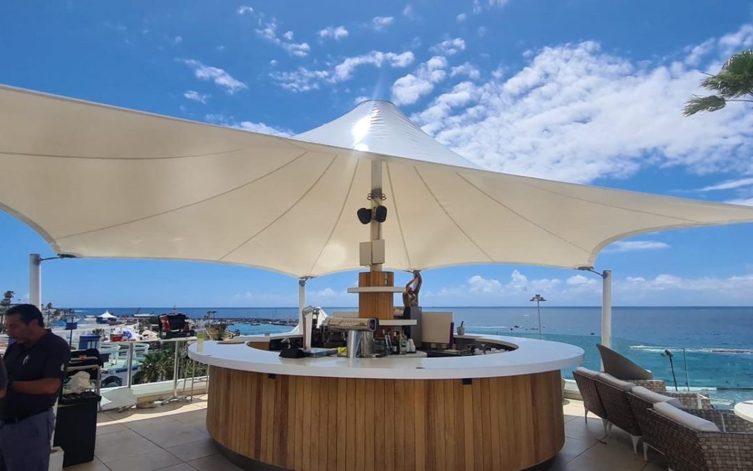 Cúpula textil tensada instalada en el Hotel Guayarmina Princess, Tenerife