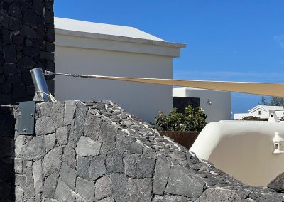 Instalación de Vela Tensada en Terraza de Villa – Playa Blanca, Lanzarote