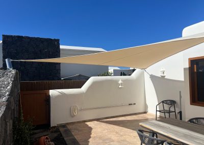 Instalación de Vela Tensada en Terraza de Villa – Playa Blanca, Lanzarote
