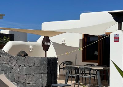 Instalación de Vela Tensada en Terraza de Villa – Playa Blanca, Lanzarote